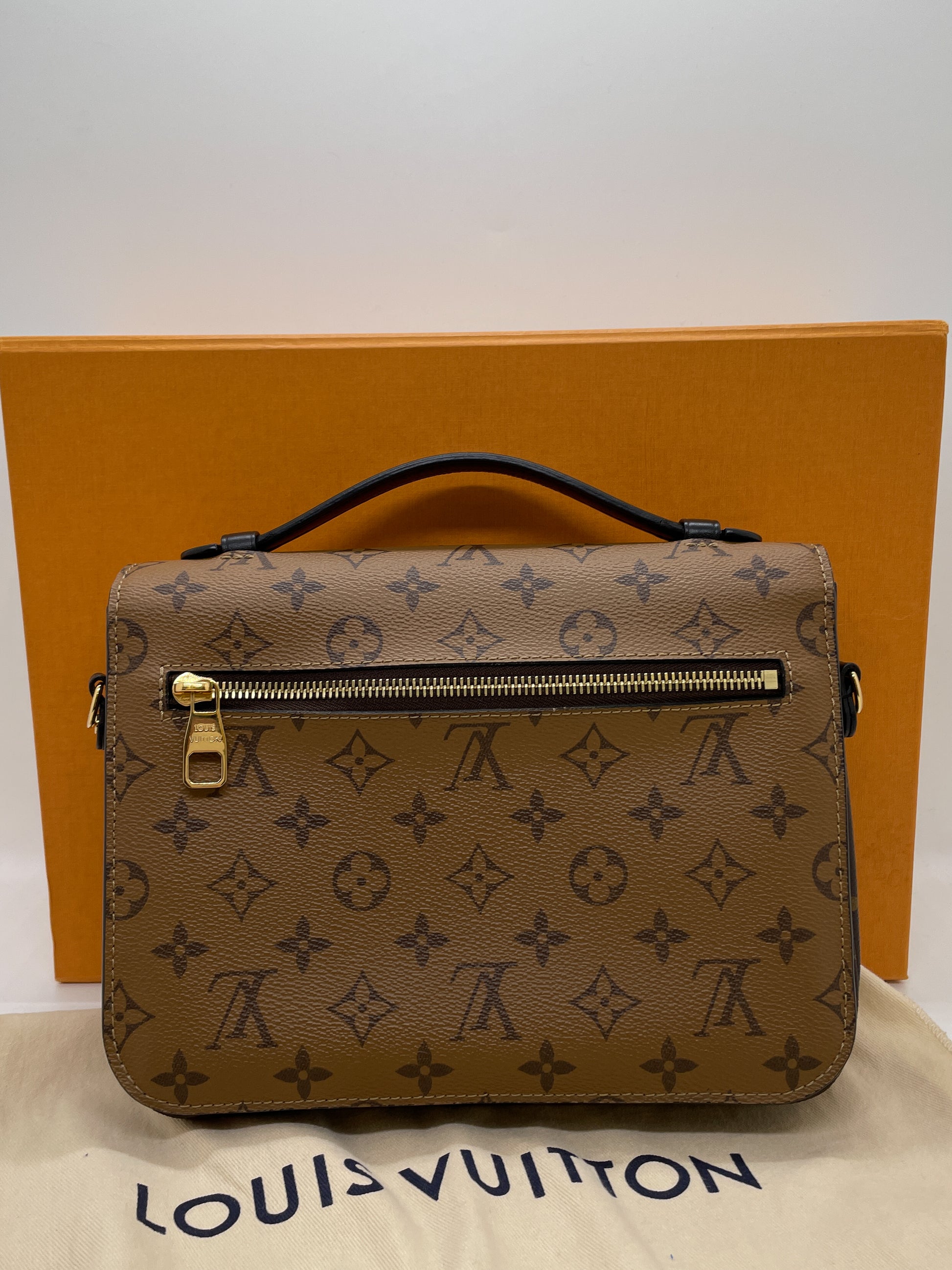 Louis Vuitton 22 Pochette Metis reverse monogram