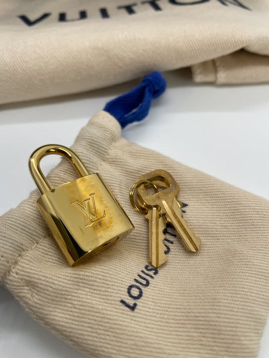 Louis Vuitton Monogram Empreinte Key Pouch – Bagaholic